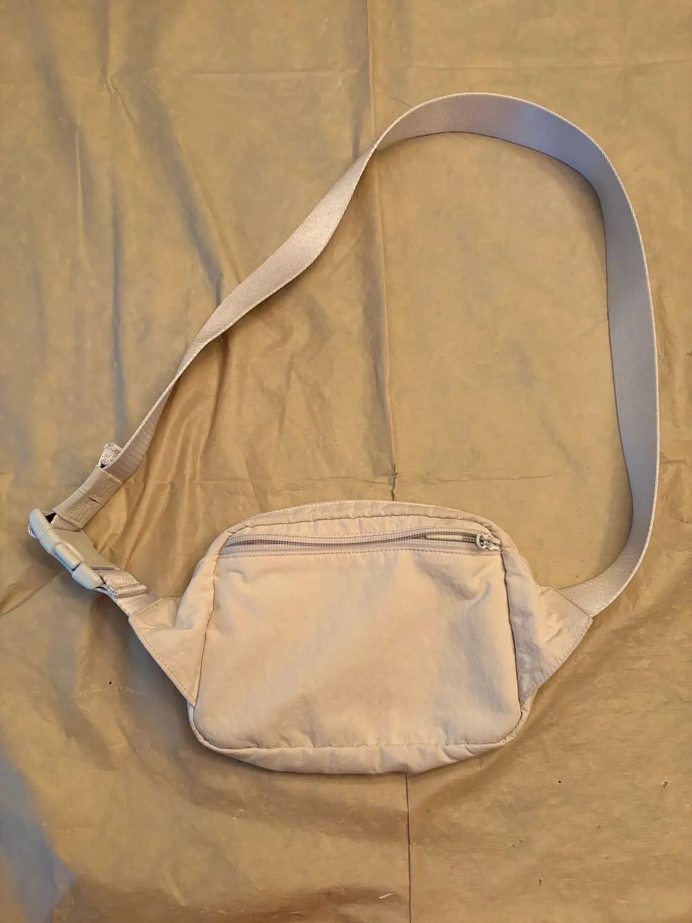 Lululemon Everywhere Belt Bag Cream/Silver